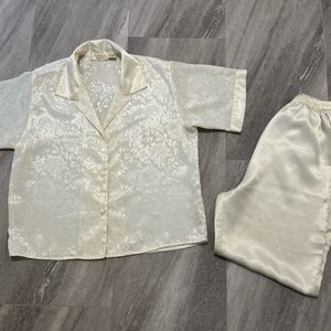 Vintage Victoria Secret Gold Label Ivory Satin Pajamas Set Shirt/Pant 90s Size S